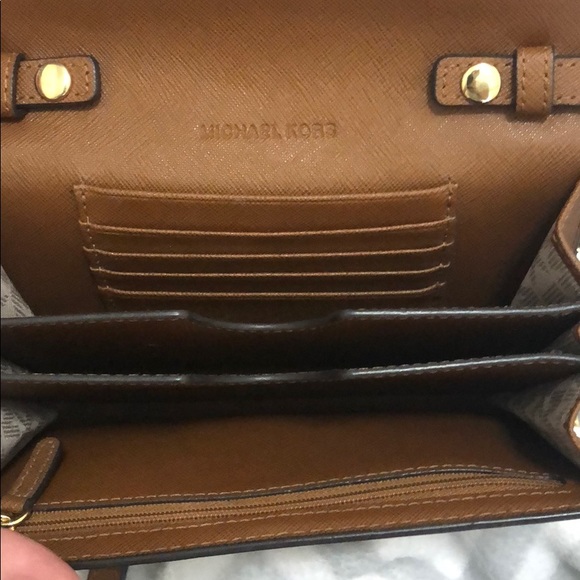 Michael Kors crossbody - Picture 3 of 4